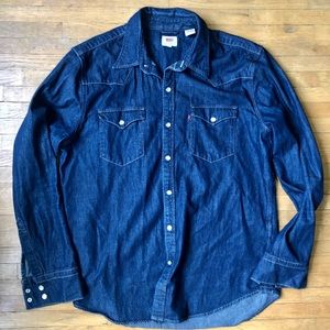 LEVI’S DENIM SHIRT